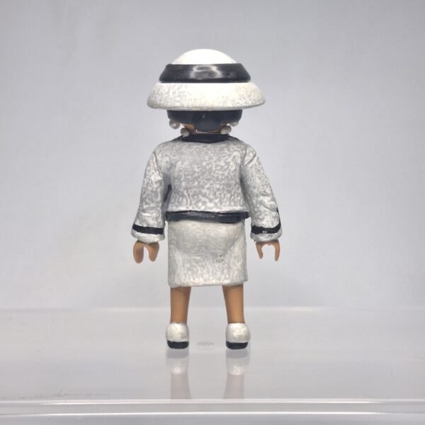 Gabrielle Chanel, "Coco" – Image 4