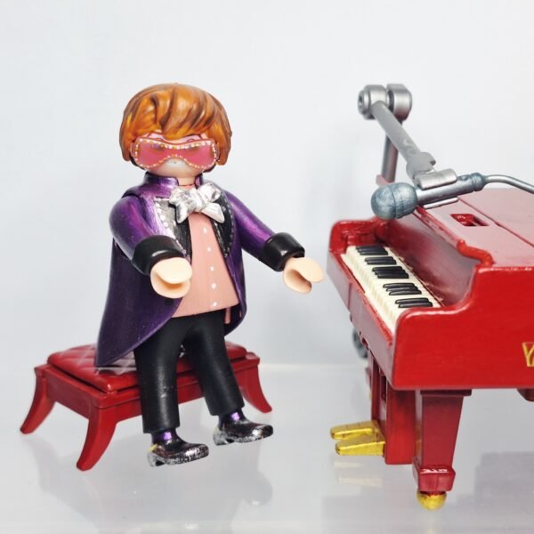 Elton John & son Yamaha rouge – Image 4