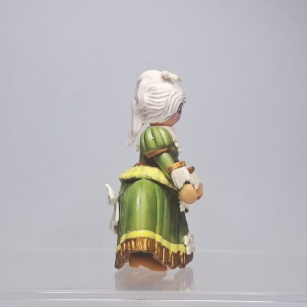 Dame de la Cour – Image 2