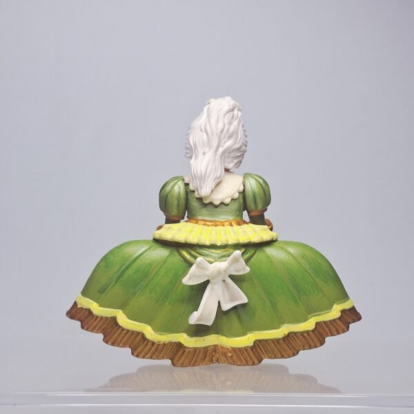 Dame de la Cour – Image 4